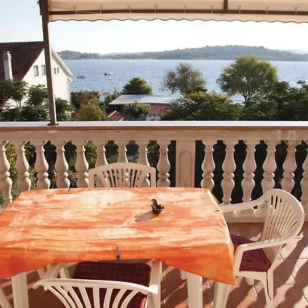 Two-bedroom In Apartamento