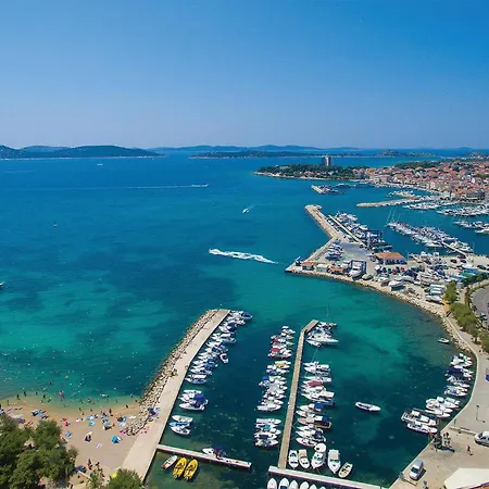 Apartamento Awesome In With House Sea View