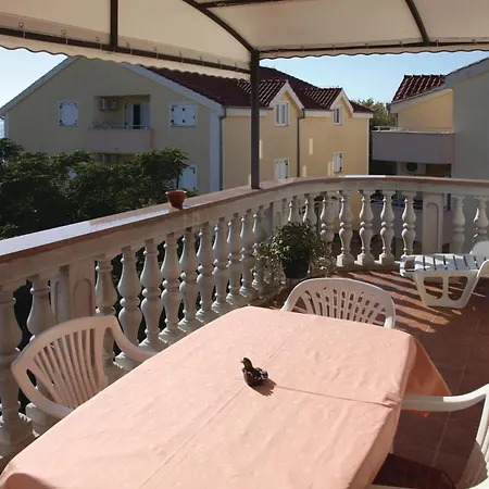 Awesome In With House Sea View