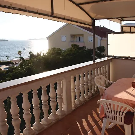 Awesome In With House Sea View