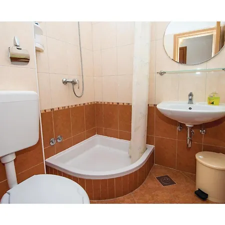 Apartamento Awesome In With House Sea View Srima