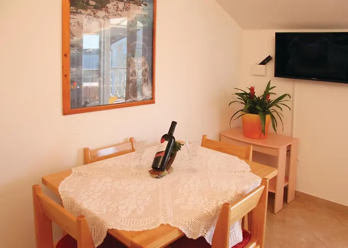 Two-bedroom In Appartement Srima