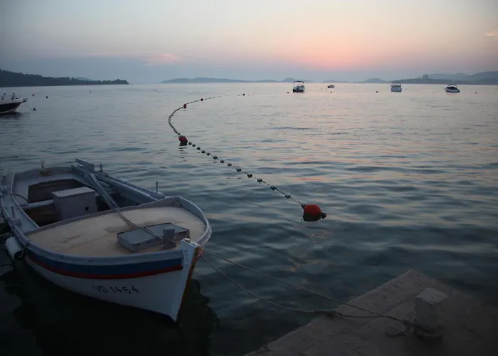 Two-bedroom In Appartement Srima